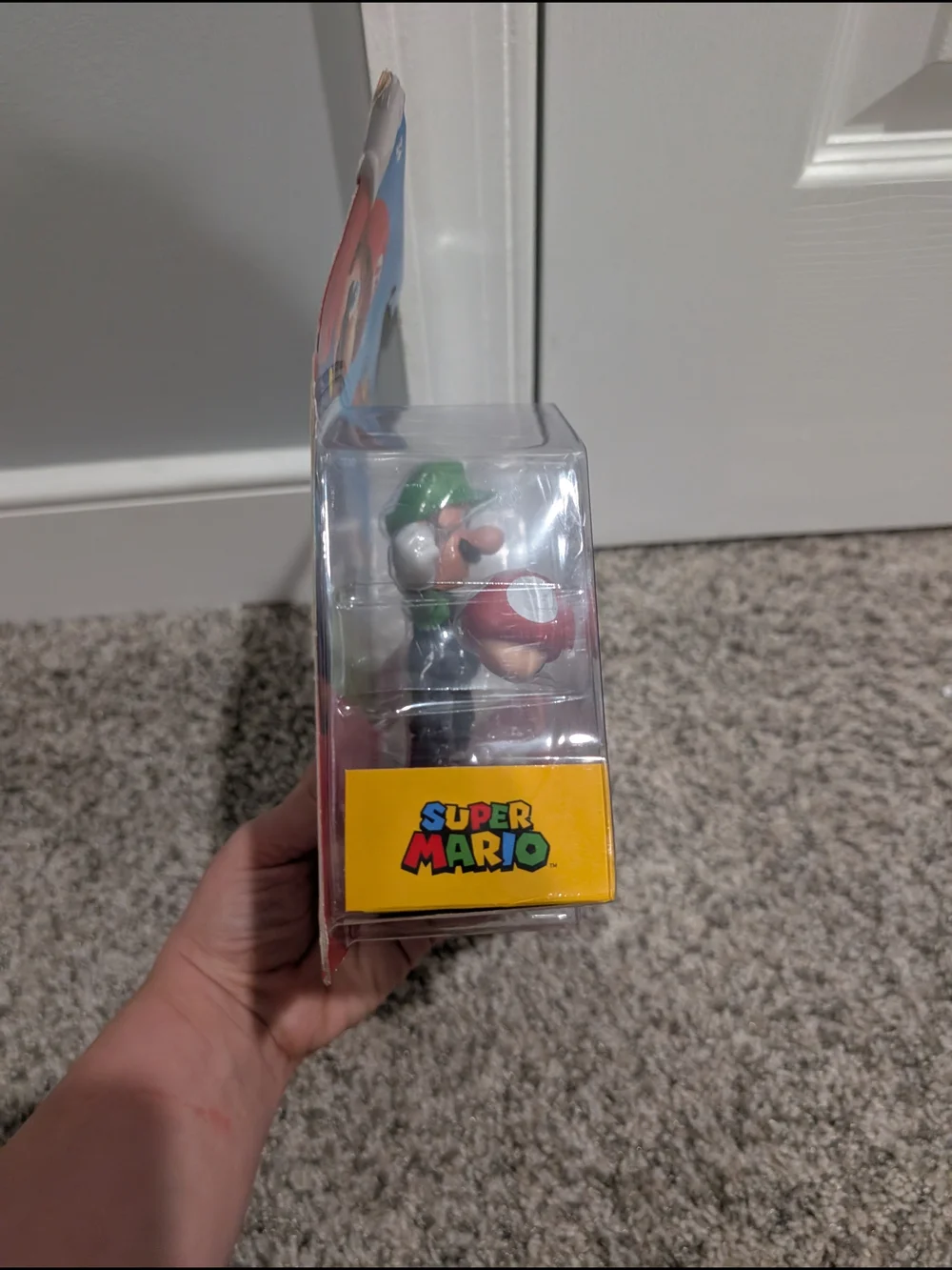 NIP Jakks Pacific Nintendo Luigi Action Figure with Super Mushroom - 4.5 inches